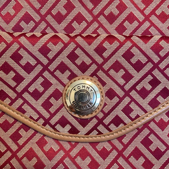 Tommy Hilfiger Shoulder Bag - Picture 3 of 8